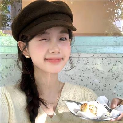 着牛仔裤的钟馗